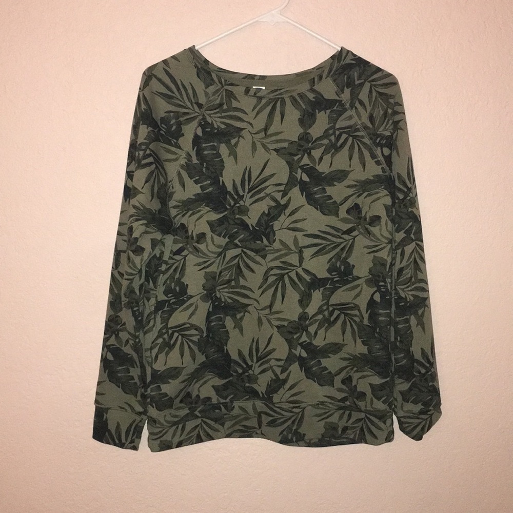 crew neck